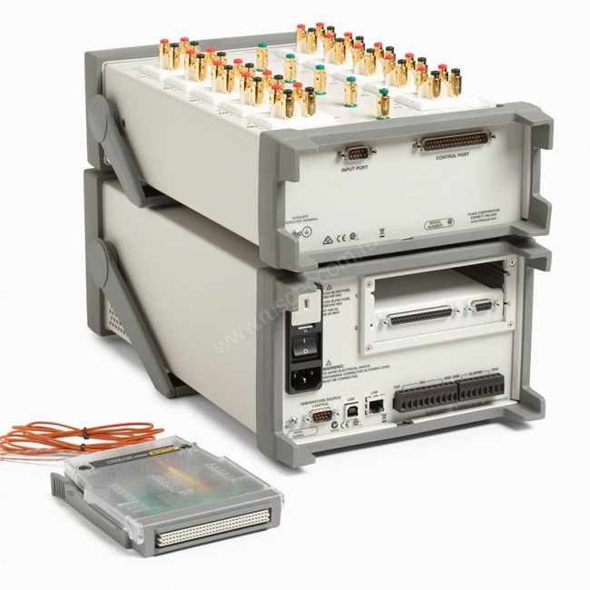 Прецизионный калибратор температуры Fluke 1586A/2HC 220/C Прецизионный калибратор температуры Fluke 1586A/2HC 220/C