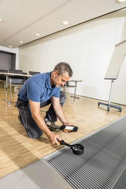 Комплект Testo 400 для оценки качества воздуха и уровня комфорта в помещении со стойкой Комплект Testo 400 для оценки качества воздуха и уровня комфорта в помещении со стойкой